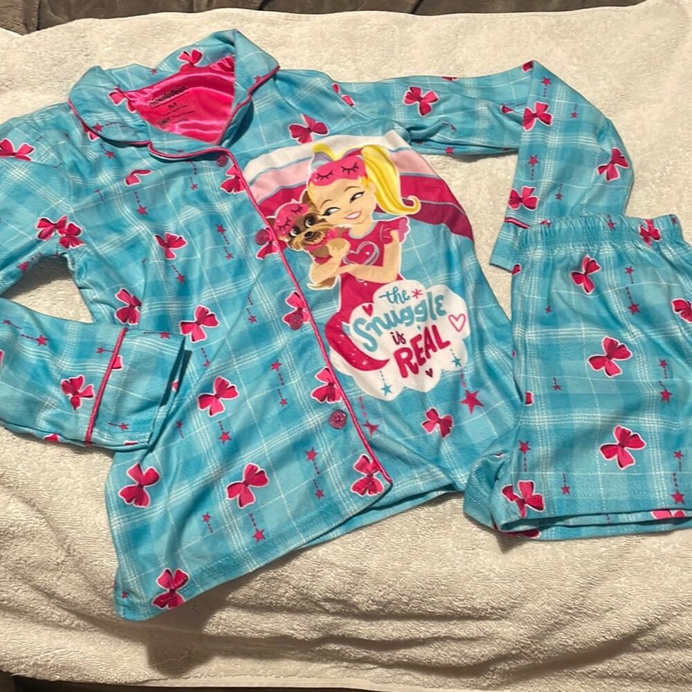 Nickelodeon M jojo siwa shorts pj’s long sleeve button sown top 💯polyester euc